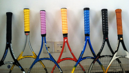 闲置球拍低价转让，均价五十元一件，文体爱好者速来！